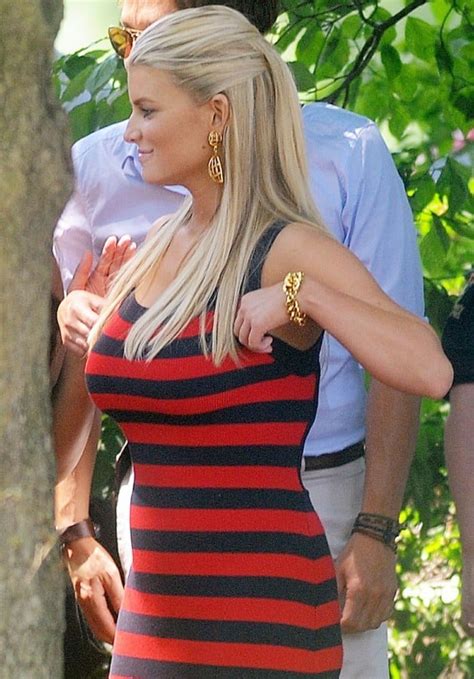 Jessica Simpson Goes Braless