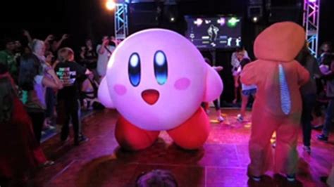 Nintendo Sdcc 2012 Kirby Celebrates His Anniversary By Dancin Youtube