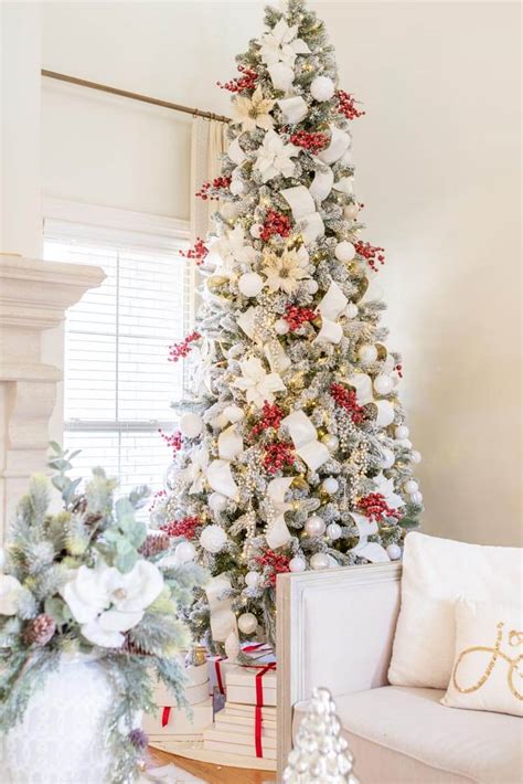 Stunning Christmas Tree Decorating Trends You Need To See