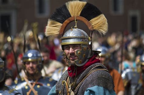 This page is sponsored by militaryitems.com in an effort to provide the current and future militaria collector with. 12 Ranks of Roman Military Officers and What They Did ...