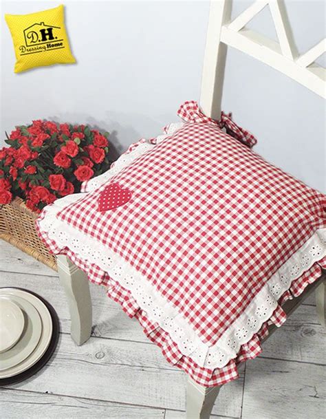 Meraviglioso cuscino rotondo firmato blanc mariclo', perfetto per arredare il tuo ambiente con un tocco di eleganza. Come Cucire Cuscini Per Sedie