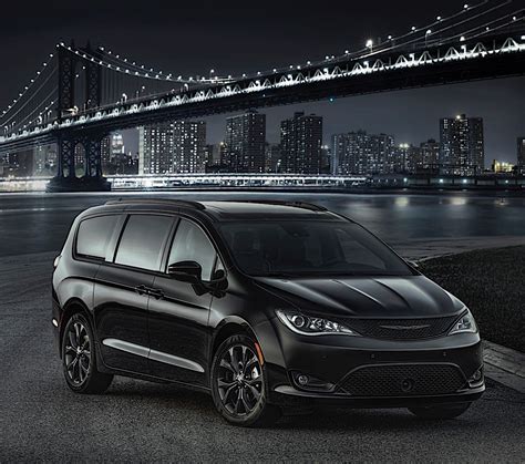 Chrysler Pacifica And Dodge Caravan Get 35th Anniversary Edition