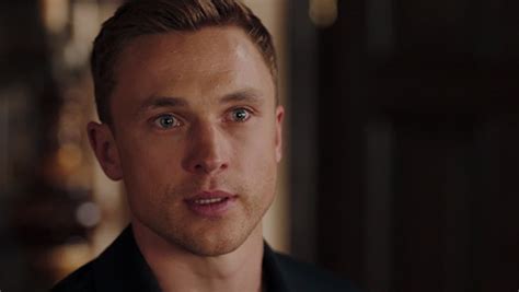 ‘the Royals Liam Plots To Take Down Robert Season 4 Episode 9 Recap