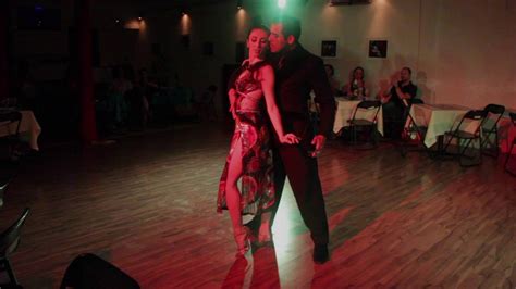 Dos Orillas Práctica De Tango Bailan Yesica Lozano Y Sebastian Fernandez 3 4 Youtube