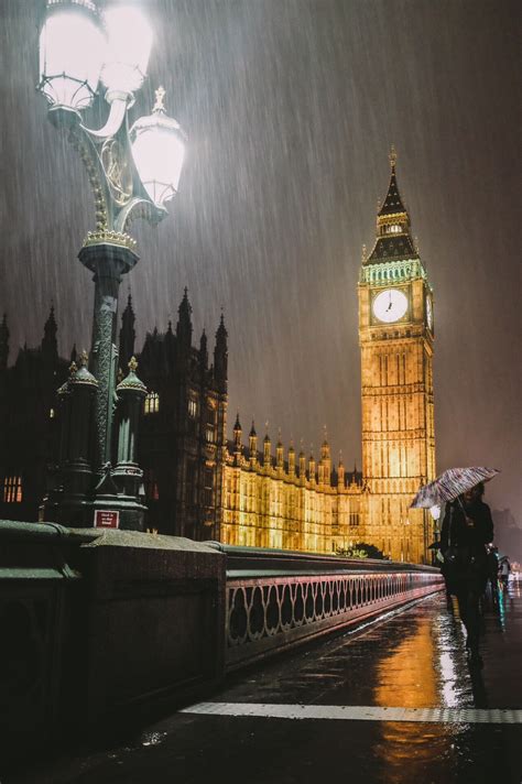 Rain in London | London rain, London night, London travel