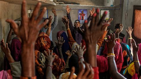 Indias Christians Attacked Under Anti Conversion Laws The New York Times