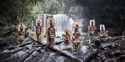 Stunning Photos Of Isolated Tribes Around The World Design Swan
