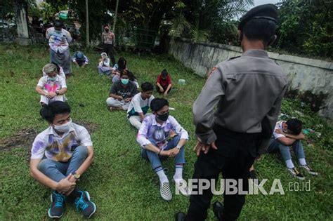 Hampir semua sekolah bisa menerima calon siswa baru sesuai kuota yang telah ditetapkan oleh dinas pendidikan. Polisi Bubarkan Siswa yang Corat Coret Baju di Palangka ...