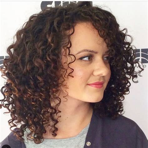 30 Gorgeous Medium Length Curly Hairstyles For Women In 2018 Shoulder