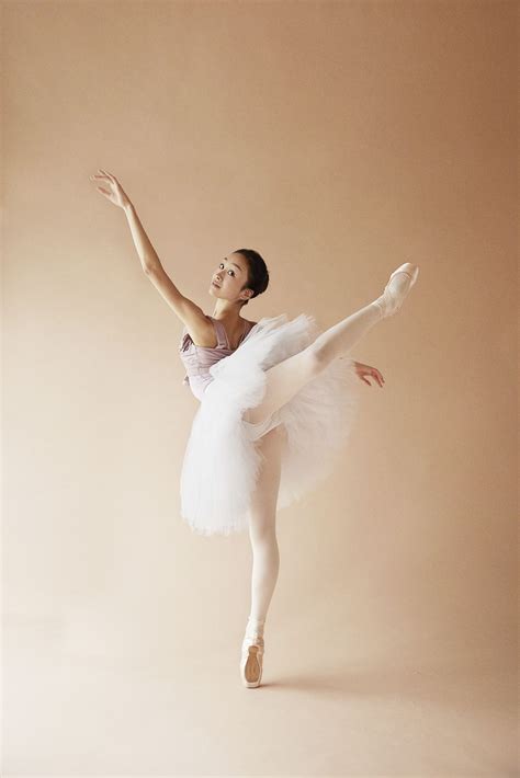 バレエ界の新星永久メイの素顔名門マリインスキーバレエ団で日本人初の主役に Dance Picture Poses Dance Poses Dance Pictures Ballet