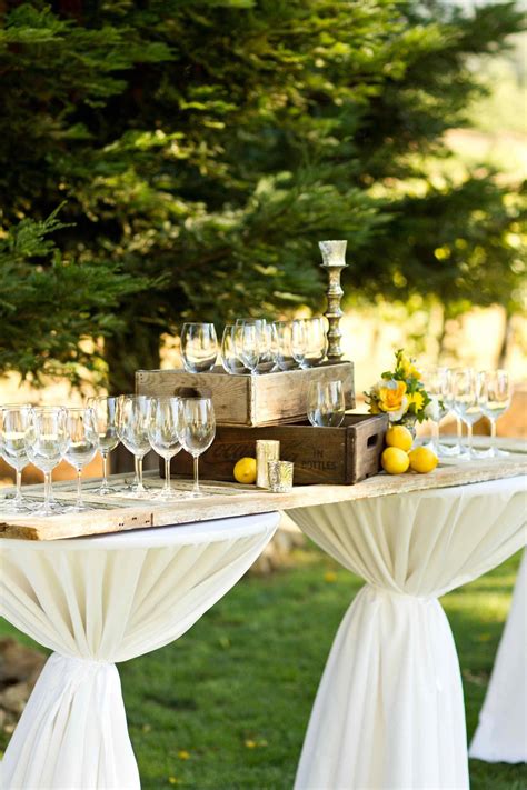 Eye-pleasing weddings examples for organizing a sweet wedding. Click