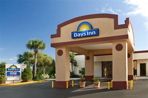 Days Inn By Wyndham Orlando Conv Centerinternational Dr 51 ̶1̶0̶0̶