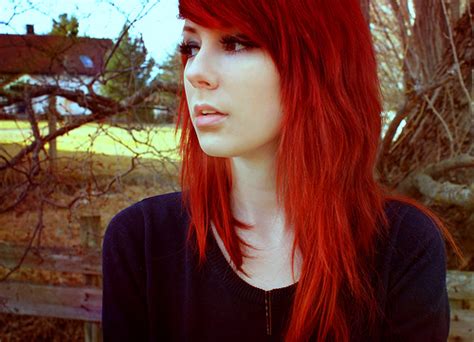 Chic Fashion Emo Girls Hairstyles In Red