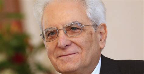 Con la scusa di un sondaggio ruba denaro e dati personali Sergio Mattarella a Benevento: l'accoglienza dei cittadini