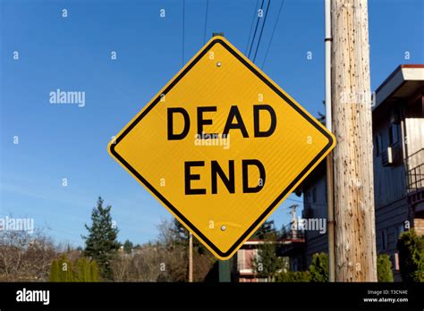 Dead End Signs Hi Res Stock Photography And Images Alamy