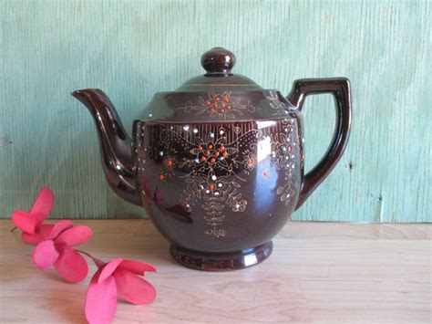 Hand Painted Teapot From The 1940s Vintage Brown Redware Etsy Tea