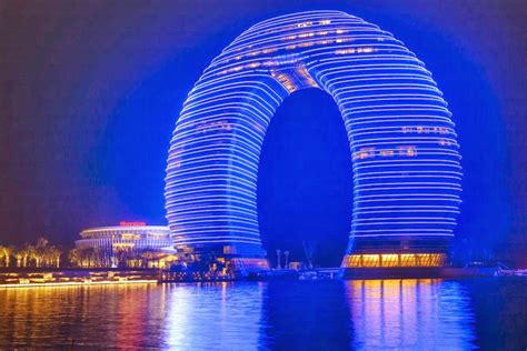 12 Amazing Buildings Of The World