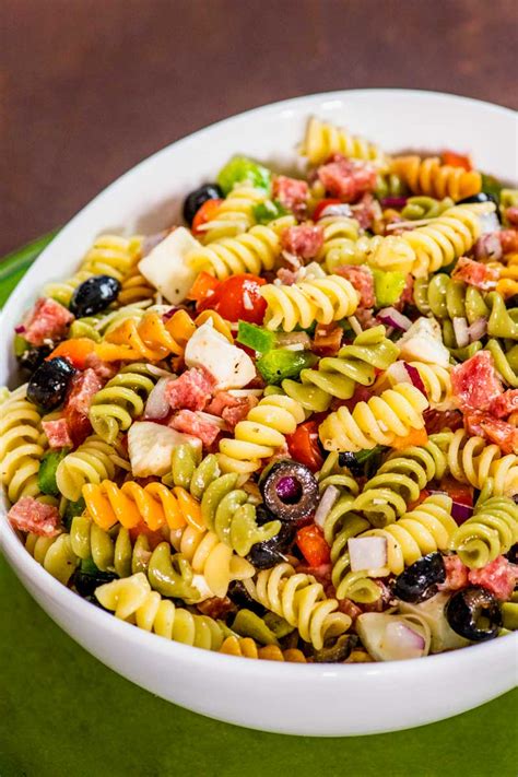 Want to up the variety of offerings? Italian Pasta Salad! This easy cold Italian pasta salad ...