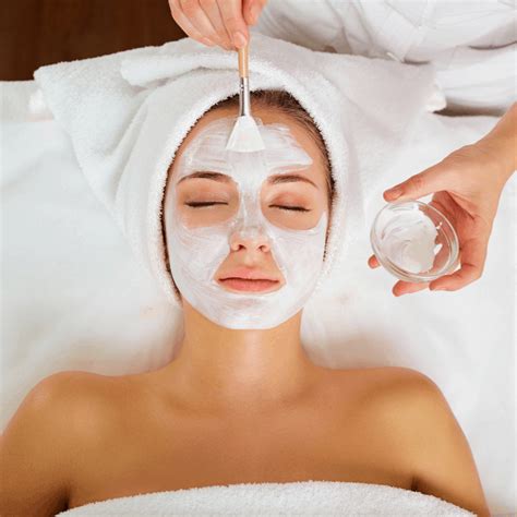 Deluxe Facial Aislinn Medical Spa