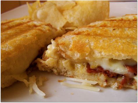 The Style Dossier Ultimate Grilled Cheese Sandwich
