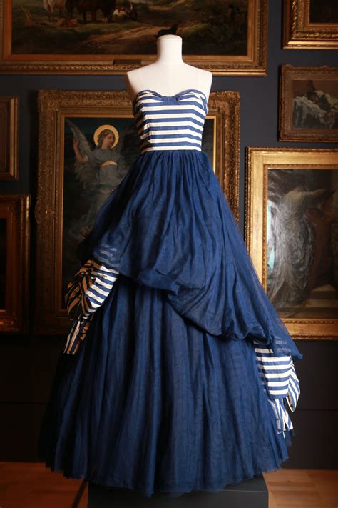 130 Pieces Of Rare French Haute Couture Acquired By National Gallery Of