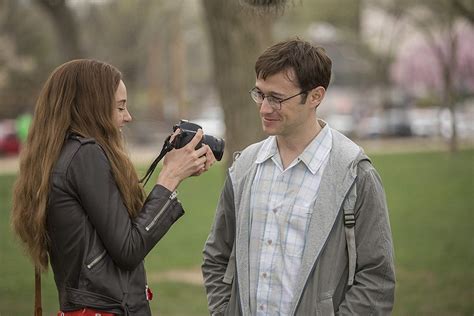 3.)a den black men take white women to watch them walk around in yoga pants. Snowden | Film-Rezensionen.de
