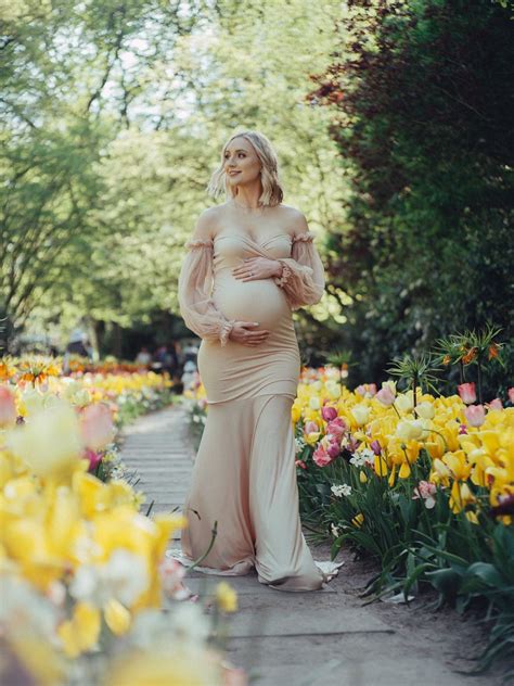 Pregnancy Photoshoot At Keukenhof Rudenko Photography