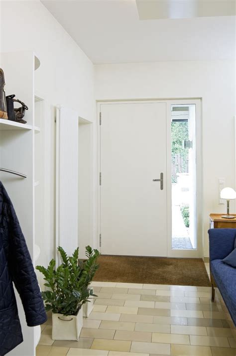 Die installation von eingangstüren in der wohnung wird unter berücksichtigung von gost und snip durchgeführt. Pin auf Haustüren