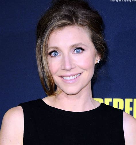 Sarah Chalke Topless And Sexy Pictures On Thothub