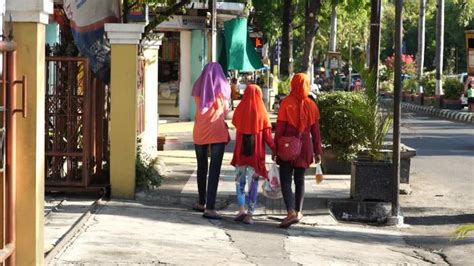 “i Wanted To Run Away” Abusive Dress Codes For Women And Girls In Indonesia Hrw