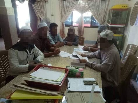Isu ini (kahwin budak 11 tahun) dari segi agama tidak salah dan tidak patut perbesarkan menjadi isu sebagai isu negara. Kes Budak 11 Tahun Kahwin, KPWKM Pandang Serius