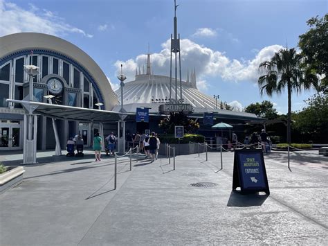 Guide To Space Mountain At Magic Kingdom