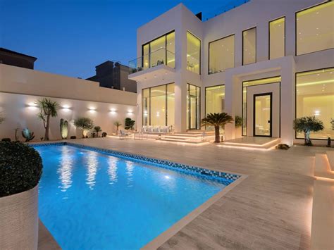 5 Bedroom Luxury Villa For Sale In Emirates Hills Dubai 30874801