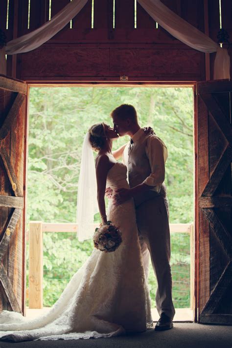 Ashley And Holts Rustic Barn Wedding Missouri Rustic Weddings
