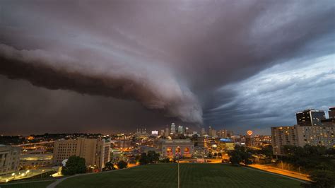 Stunning And Ominous Time Lapse Video Of An Arcus Cloud Rolling Over