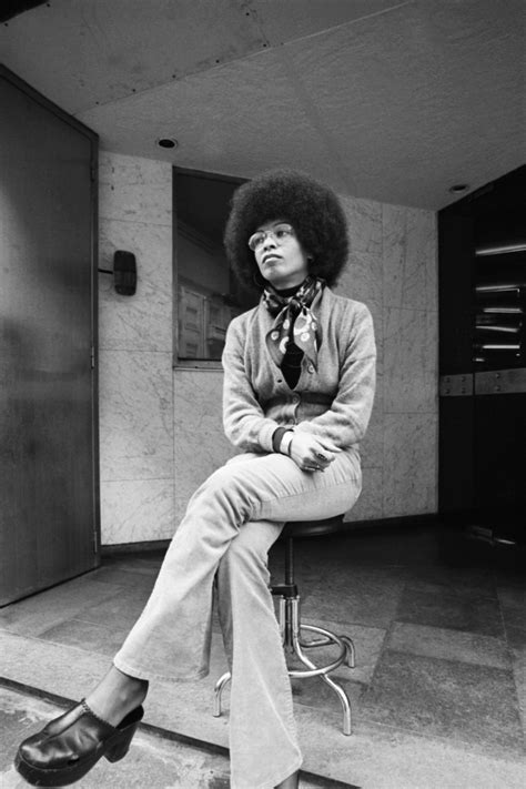 14 Vintage Photos Of Angela Davis A Leading Figure In The Fight For