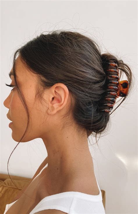 This How To Put Long Hair Up In A Claw Clip Hairstyles Inspiration