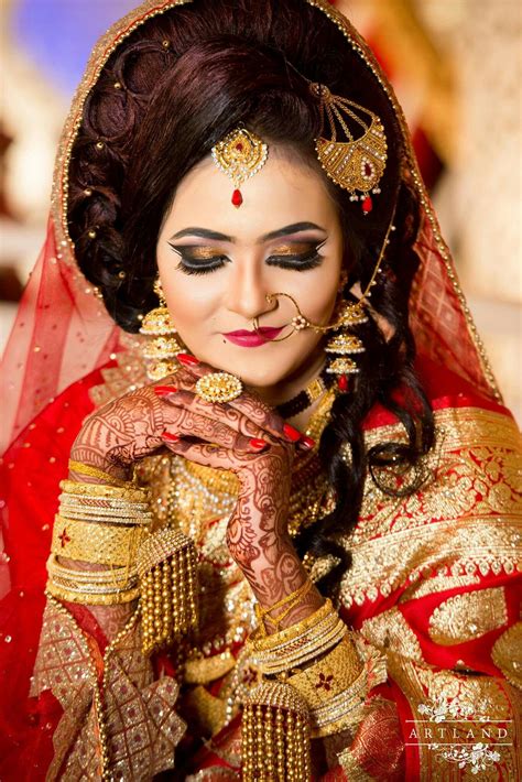Anupriya Indian Bride Photography Poses Indian Bridal Photos Indian Bride Poses