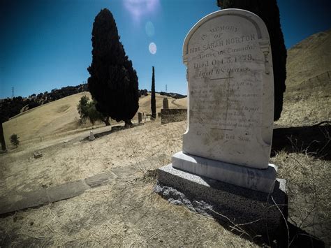Rose Hill Cemetery Haunted By Californias White Witch Amys Crypt