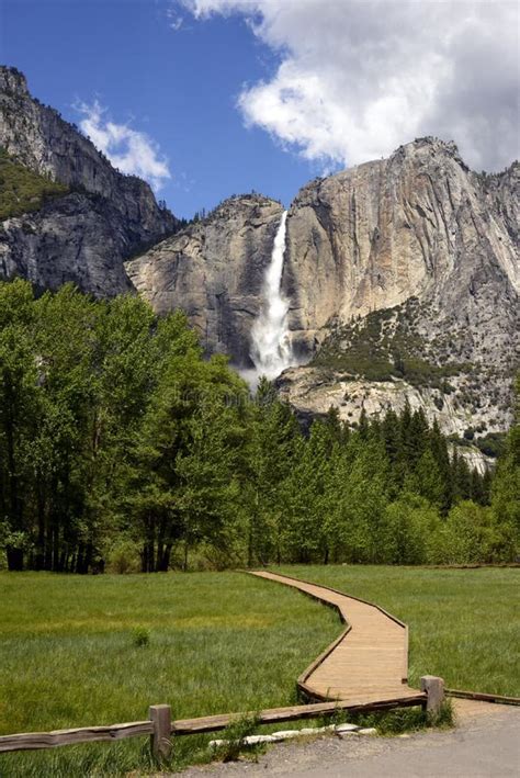 Yosemite Falls Yosemite National Park California Usa May 16 2016