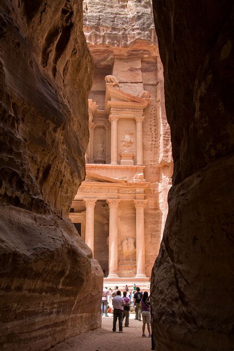 A Tourist Guide For Visiting Petra Zigzag Around The World