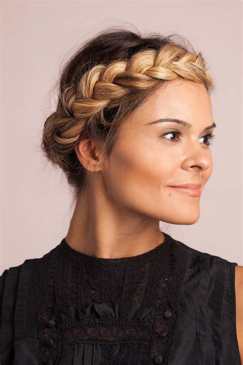 Halo Braid Hair Tutorial How To Create This Braided Hairstyle In 3 Ways