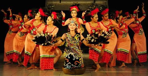 Tarian Adat Kalimantan Utara Kental Dengan Budaya Dayak Page Of Tak Terlihat