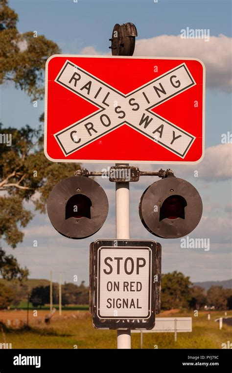 最も人気のある！ Rail Way Crossing Sign 336829 Railway Crossing Sign