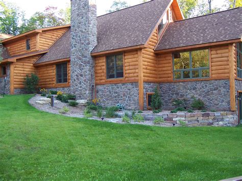 Hill Planting Bed Enhancing The Naturalness Of The Log Cabin Home The
