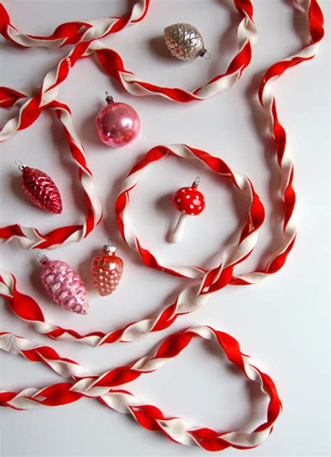 This chocolate candy dessert is easy to make and festive looking, perfect for the holiday but delicious any time of year. 50 Best DIY Christmas Garland Decorating Ideas for 2020