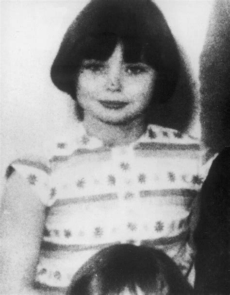 Девочка которая в 10 лет стала серийной убийцей жуткая история Мэри Белл