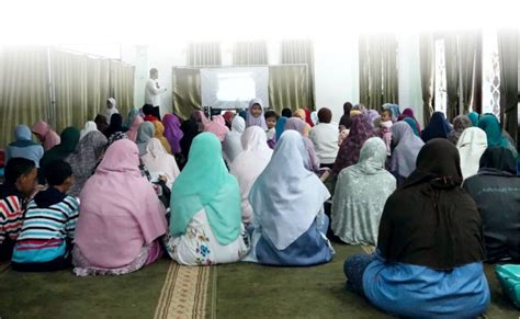 Pengajian Ibu Ibu Kebun Pahala Atau Ladang Dosa Ar Risalah