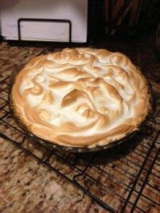 Now we're going to spread our meringue and you know, i don't know why it does, but meringue. lemon meringue pie paula deen