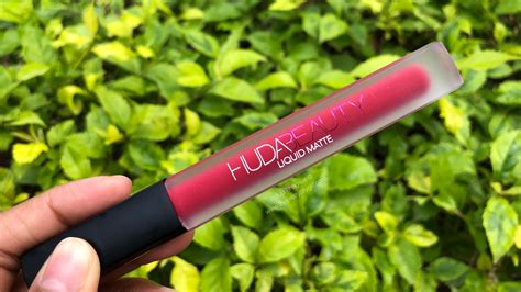Huda Beauty Liquid Matte Lipstick Review And Swatches Heartbreaker